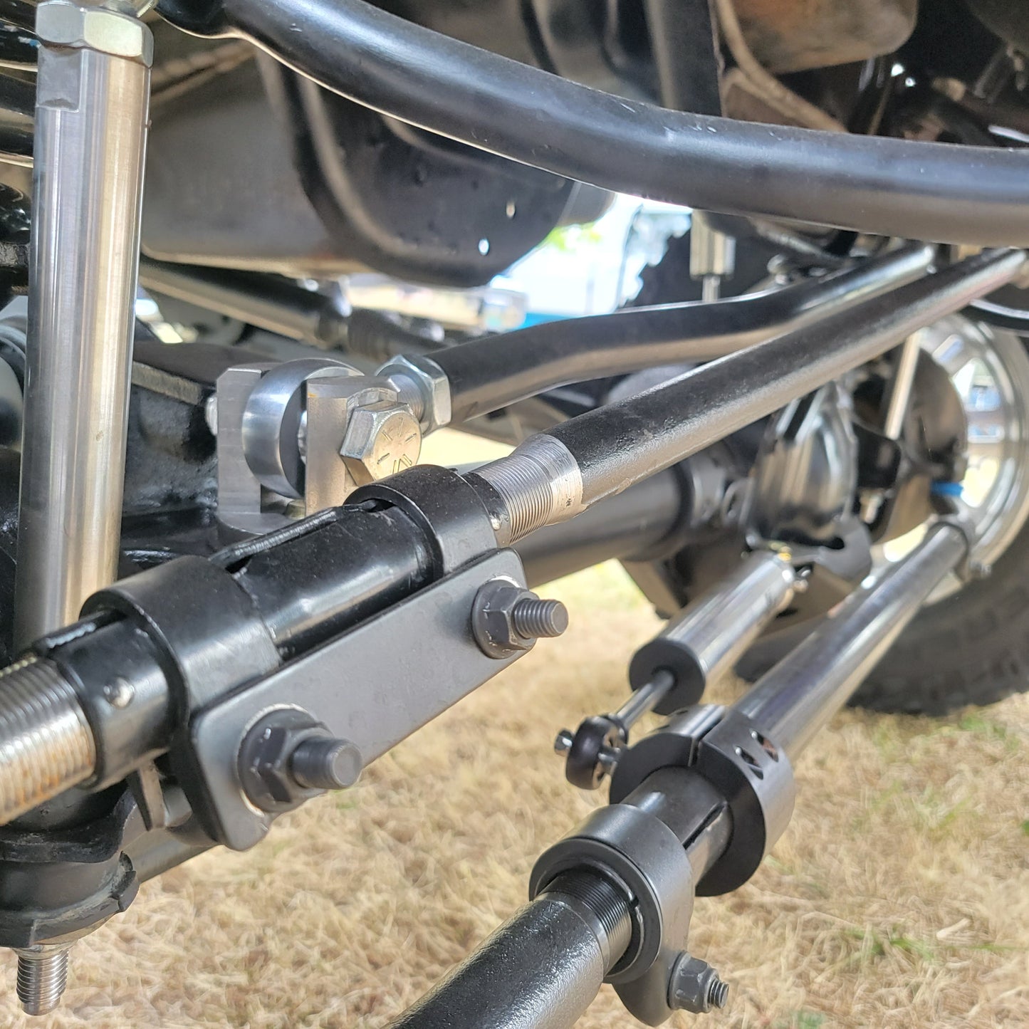 92-97 Ford Over The Top Track Bar conversion for 05+ Coil Swap