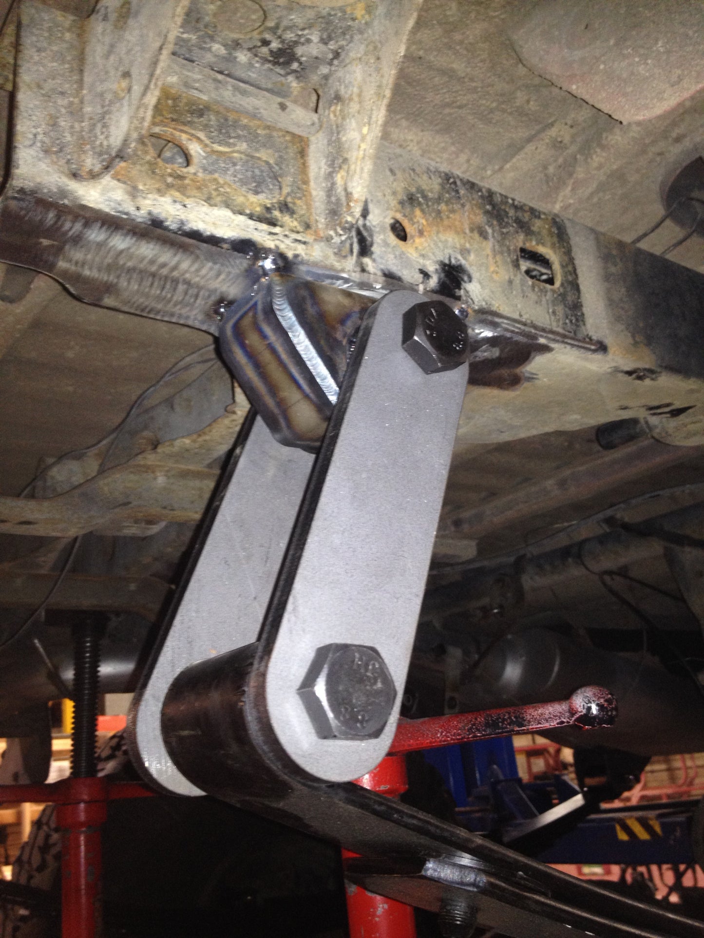 Toyota HD Shackle Hangers